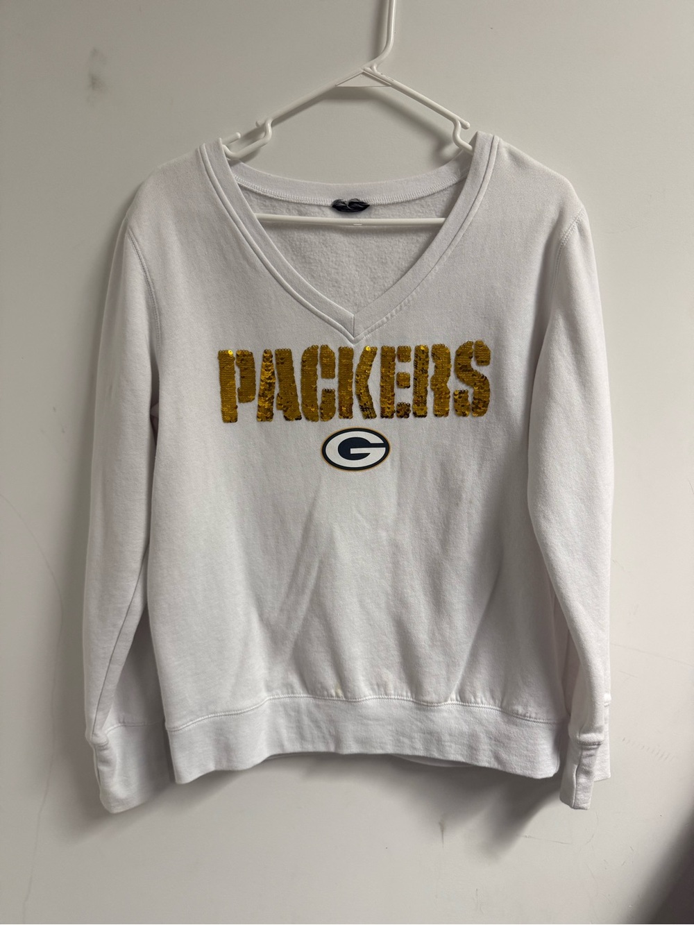 Green Bay Packers White V-Neck Sweatshirt with Gold Lettering